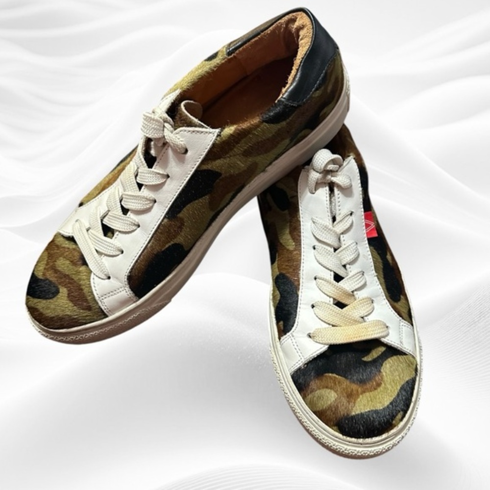 Veronica Beard Sami Camo‎ Skater Sneakers Sz 39/8.5-9 US Calf Fur